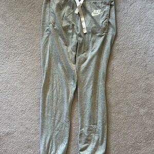 NIKE Youth Joggers.